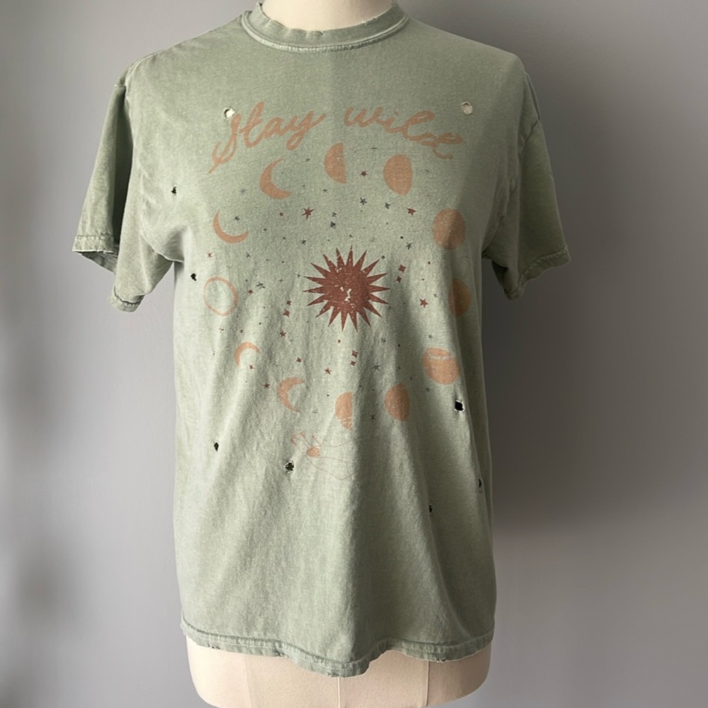 Modish Rebel Stay wild distressed graphic T-Shirt, Size: Small
